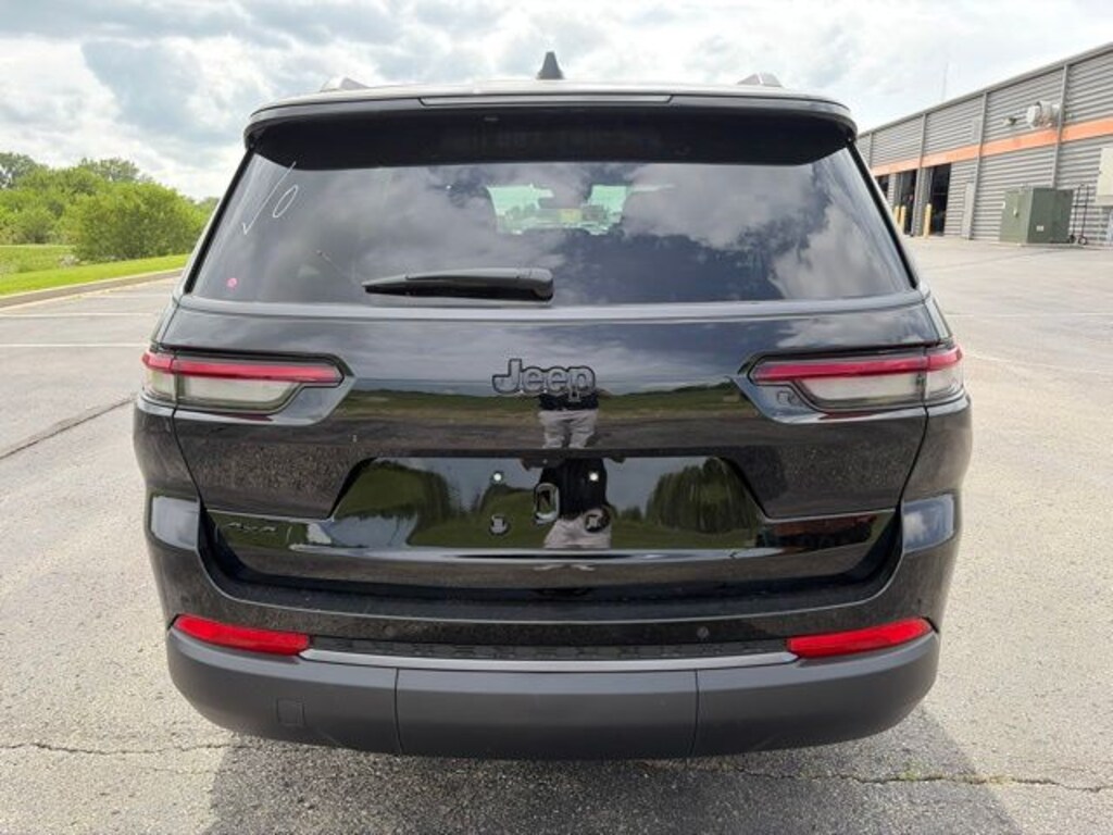 New 2026 Jeep Grand Cherokee L LAREDO ALTITUDE 4X4 Sport Utility