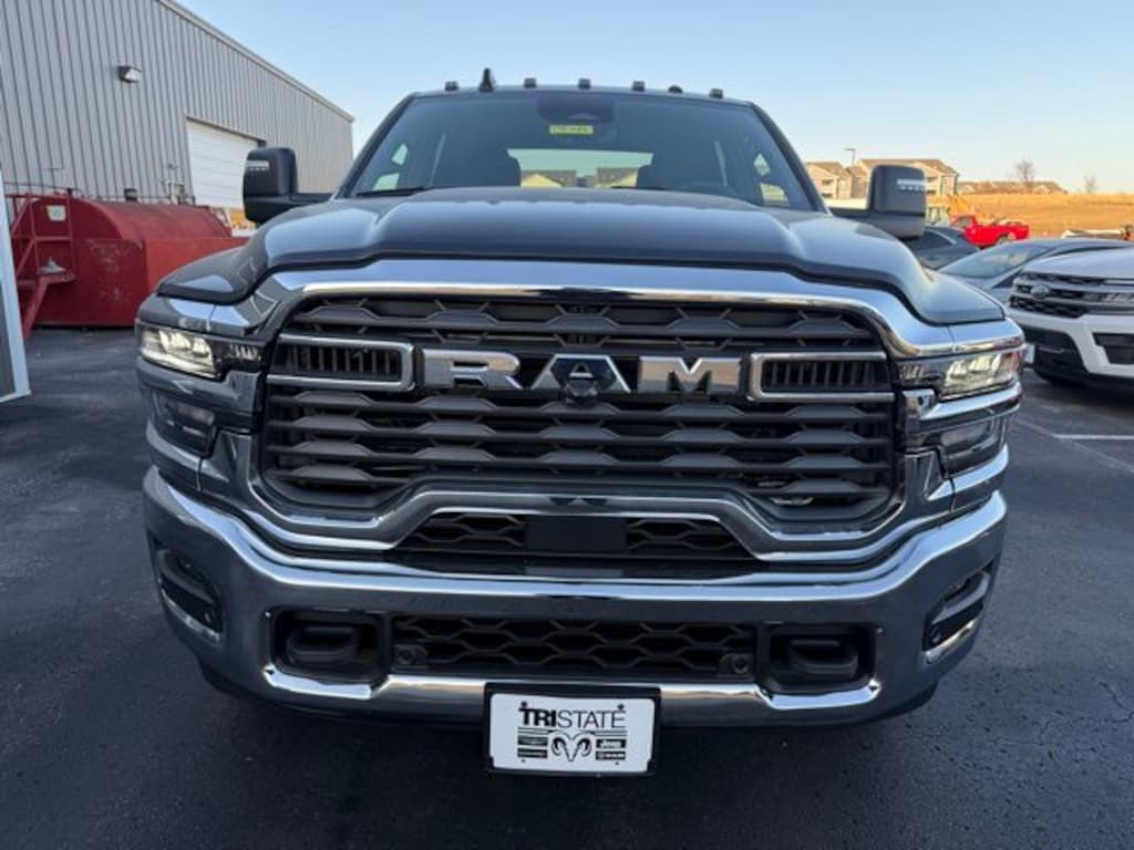 New 2026 Ram 3500 BIG HORN CREW CAB 4X4 8' BOX Pickup