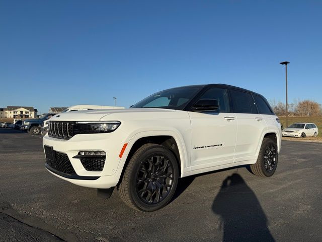 2025 Jeep Grand Cherokee Summit Reserve's photo
