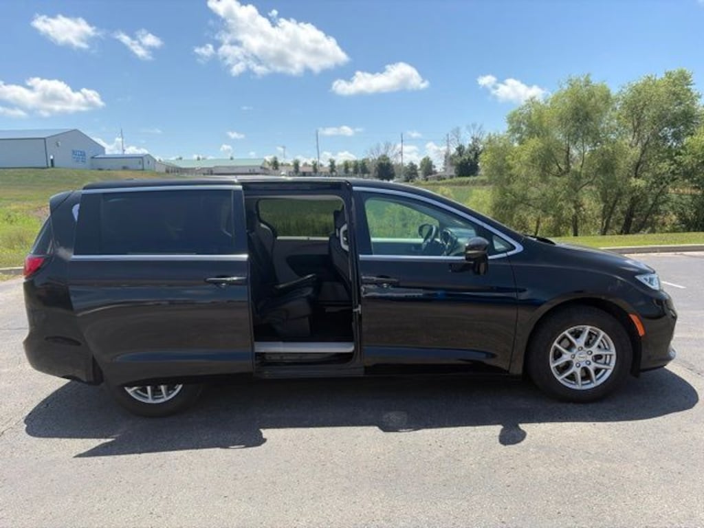 Used 2024 Chrysler Pacifica Touring L Van Passenger Van