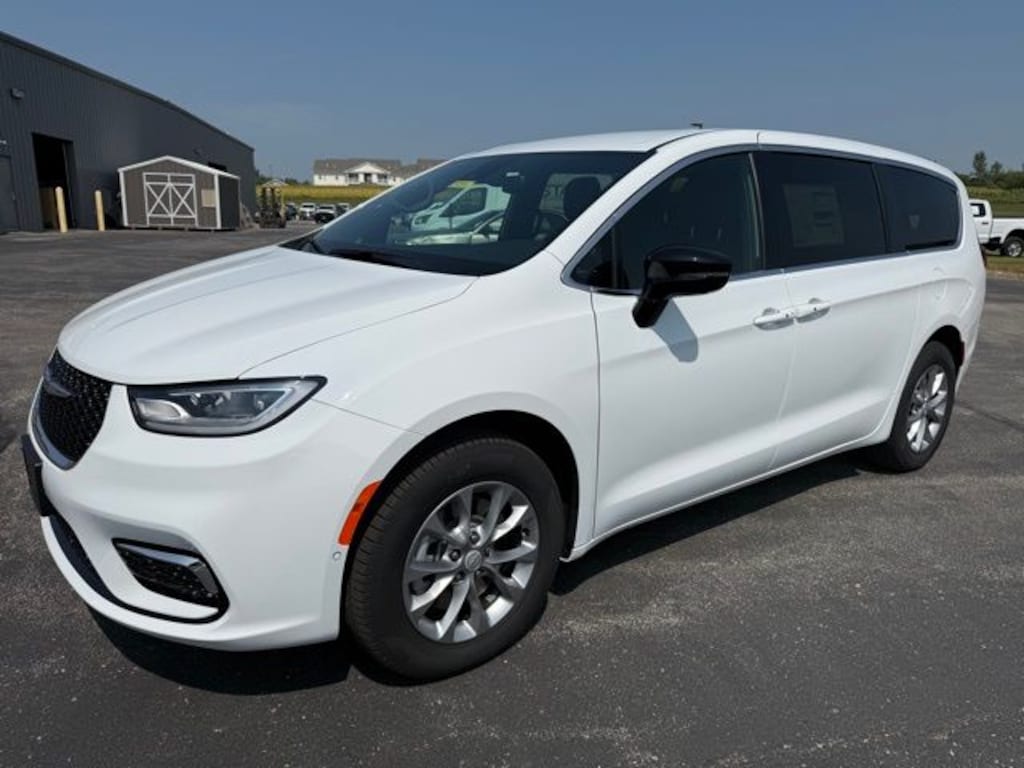New 2026 Chrysler Pacifica SELECT AWD Passenger Van