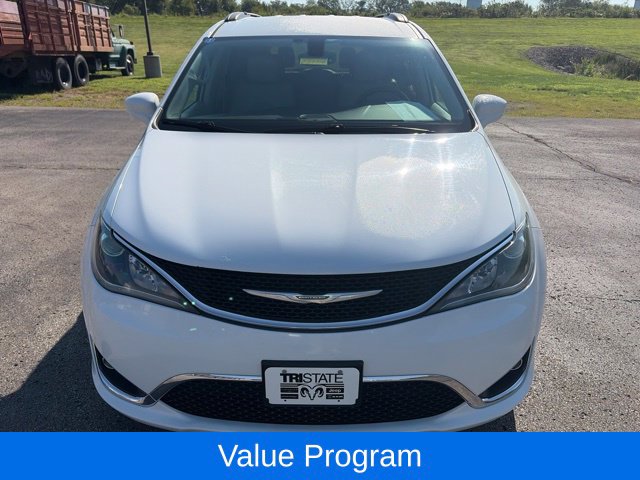 Used 2017 Chrysler Pacifica Touring-L with VIN 2C4RC1BG7HR809673 for sale in Kansas City