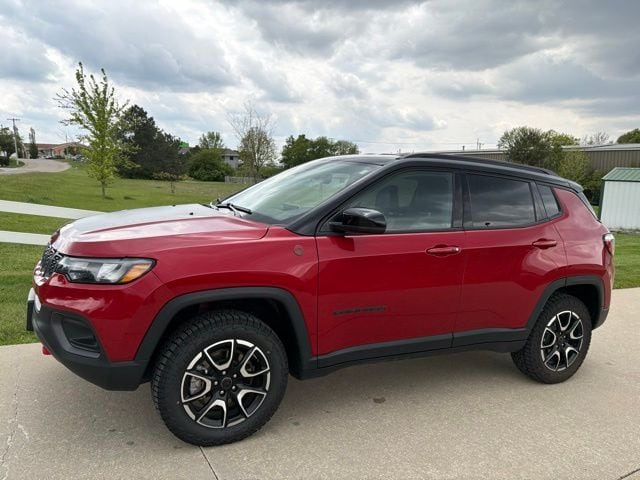 2025 Jeep Compass Trailhawk 4X4's photo