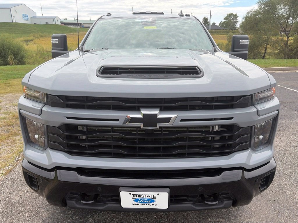 Used 2025 Chevrolet Silverado 2500HD Custom with VIN 2GC4KMEY6S1111998 for sale in Kansas City