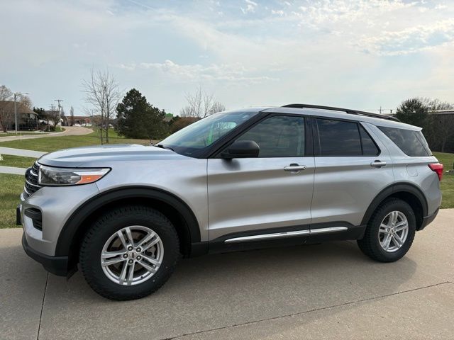 2021 Ford Explorer XLT 4WD's photo