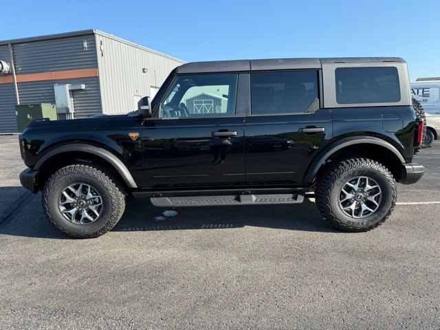 2025 Ford Bronco Badlands photo 3