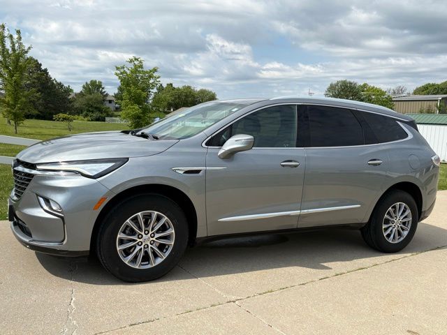 2023 Buick Enclave Essence AWD's photo