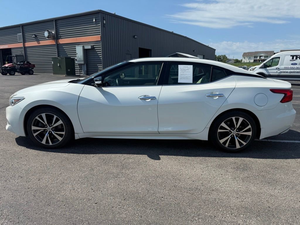 2017 Nissan Maxima Platinum photo 3