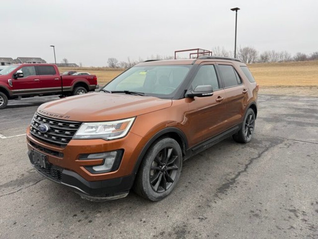 Used 2017 Ford Explorer XLT SUV