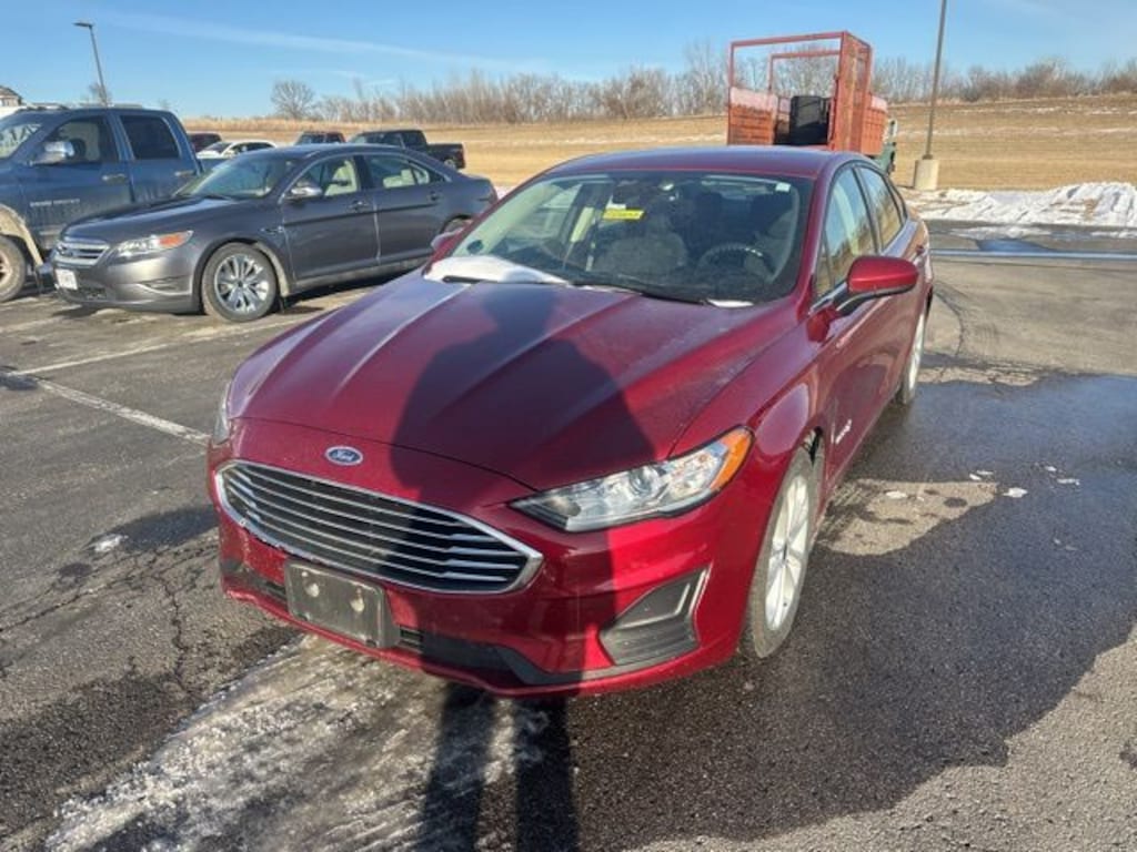 Used 2019 Ford Fusion Hybrid SE Sedan