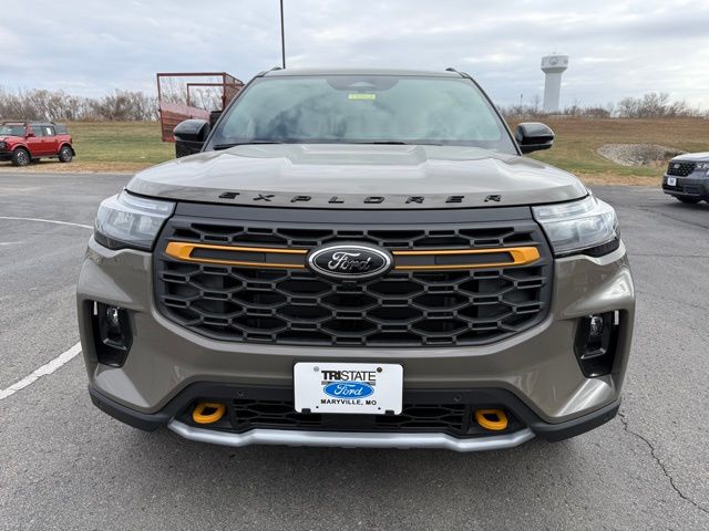 2026 Ford Explorer photo 3
