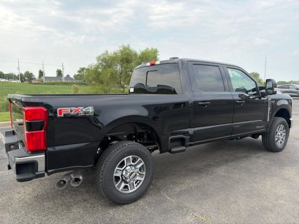 New 2026 Ford Super Duty F-350® Lariat® TRUCK