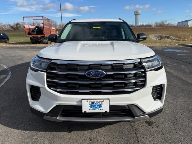 2026 Ford Explorer photo 3