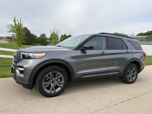 2024 Ford Explorer XLT 4WD's photo
