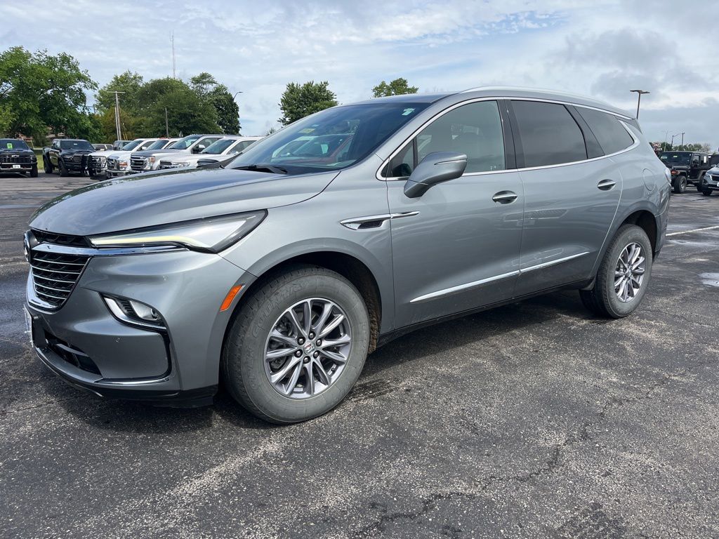 2023 Buick Enclave Essence AWD's photo