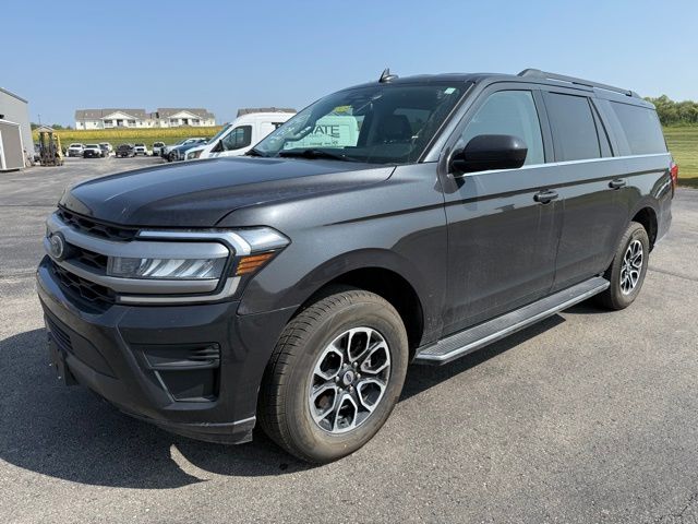 2023 Ford Expedition XLT's photo