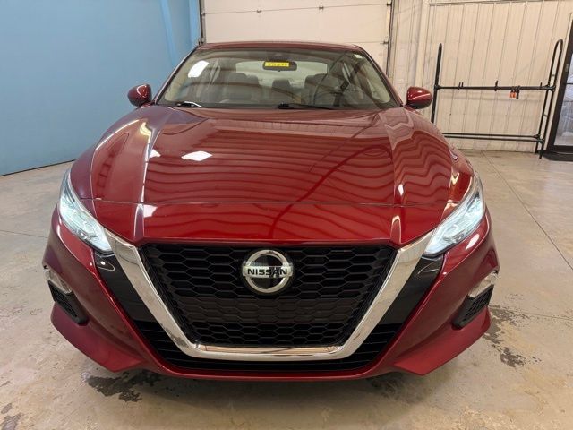 Used 2022 Nissan Altima SV with VIN 1N4BL4DW8NN304327 for sale in Kansas City