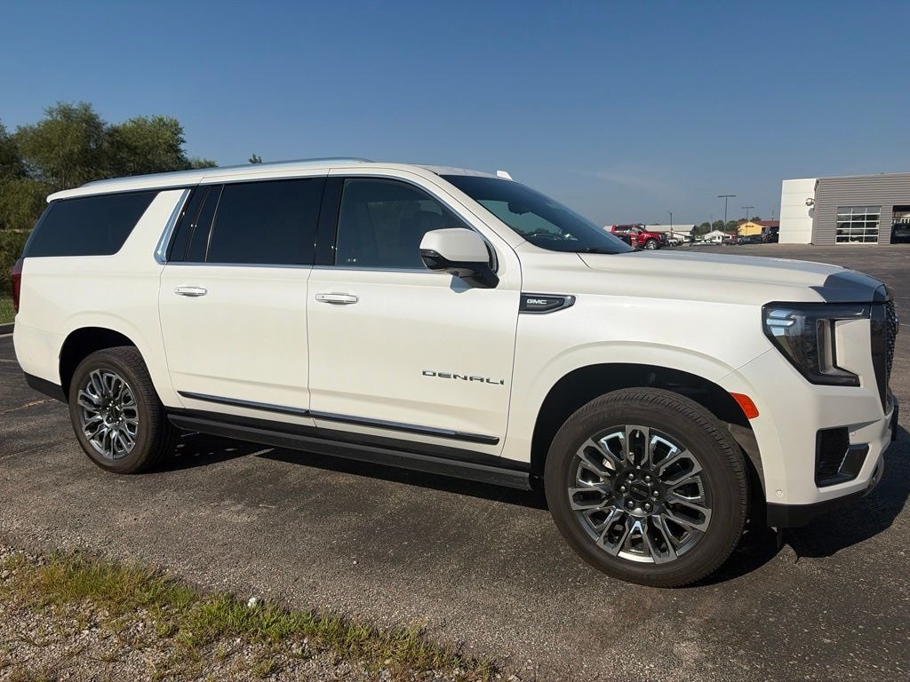 Used 2024 GMC Yukon XL Denali Ultimate SUV