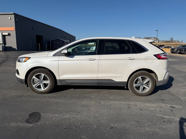 2019 Ford Edge SEL photo 2