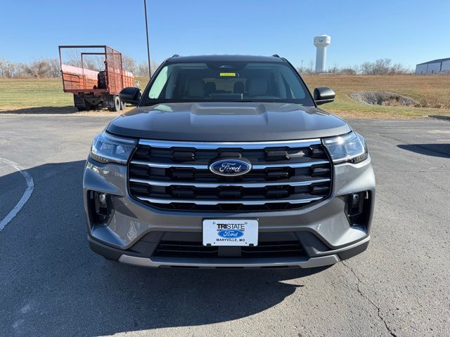 2026 Ford Explorer photo 3