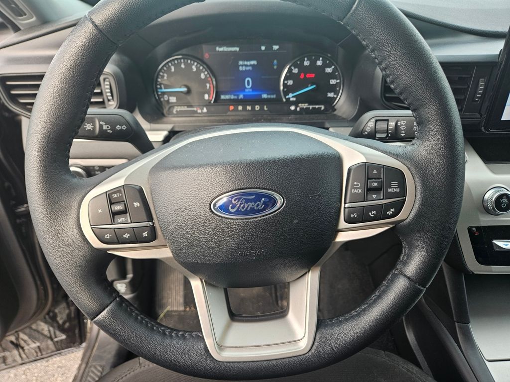 2024 Ford Explorer XLT photo 3