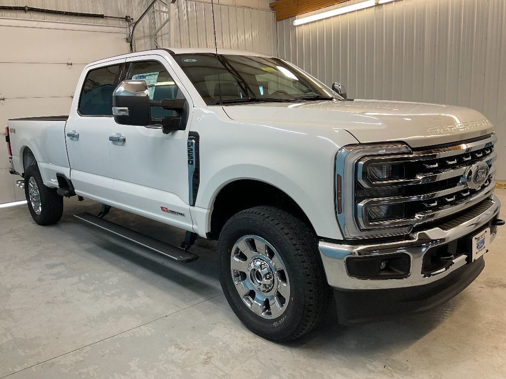 New 2025 Ford Super Duty F-250 Lariat TRUCK