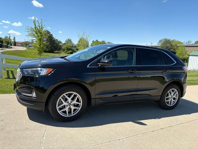 2024 Ford Edge SEL AWD's photo