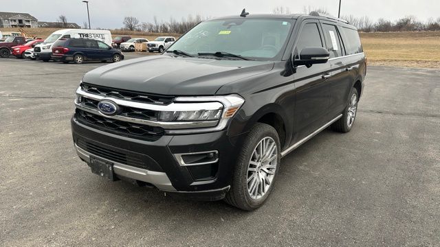 2023 Ford Expedition Limited's photo