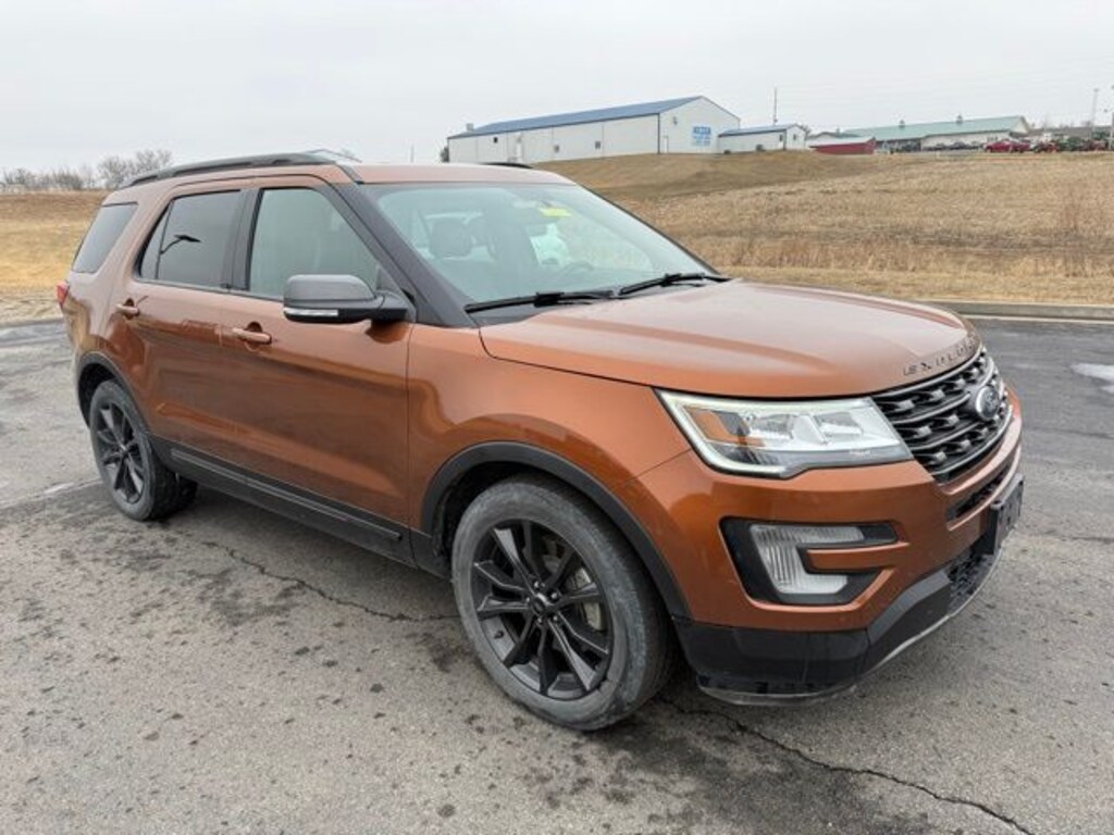 Used 2017 Ford Explorer XLT SUV