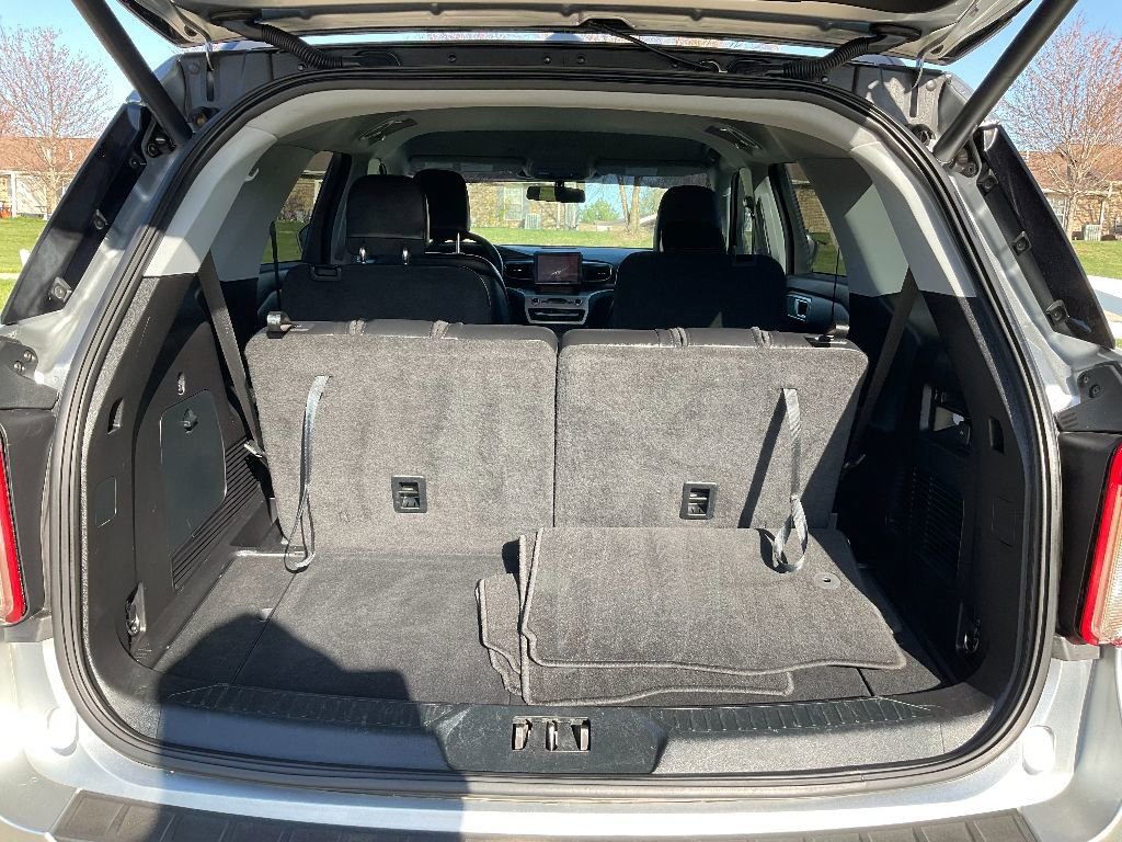 2020 Ford Explorer XLT photo 4