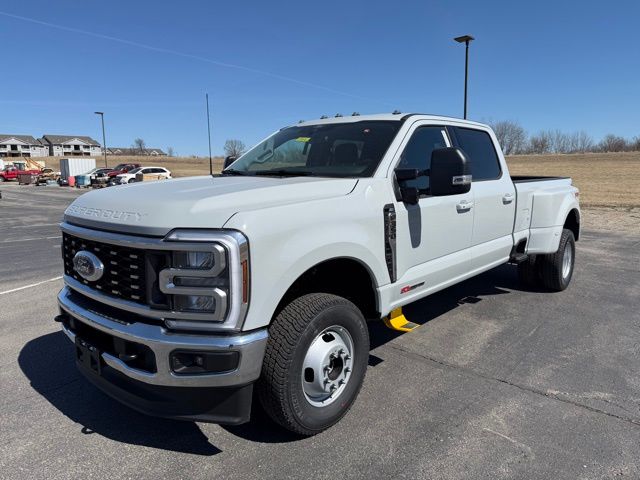2026 Ford F-350 XLT 4x4 Crew Cab 8' Box DRW's photo