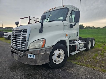 2015 Freightliner Cascadia Deluxe