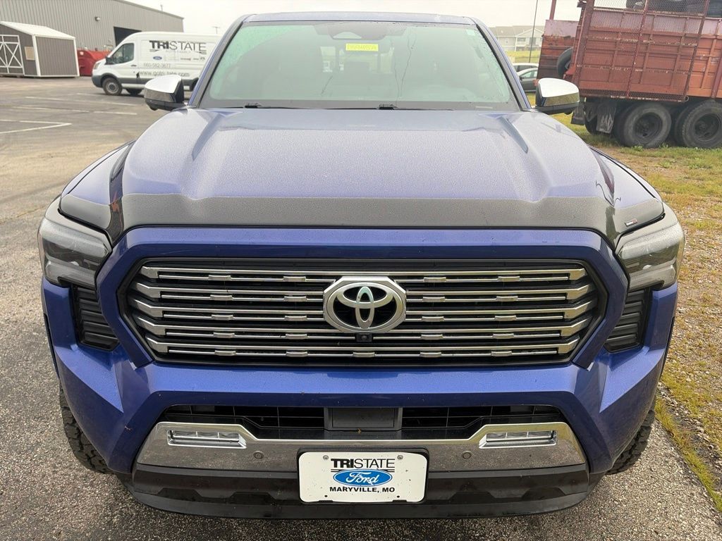 Used 2025 Toyota Tacoma Limited with VIN 3TMLB5JN0SM182653 for sale in Kansas City