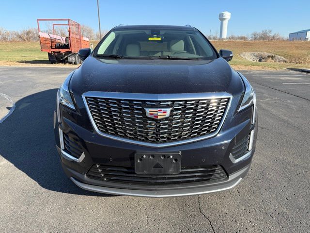 2022 Cadillac XT5 Premium Luxury photo 3