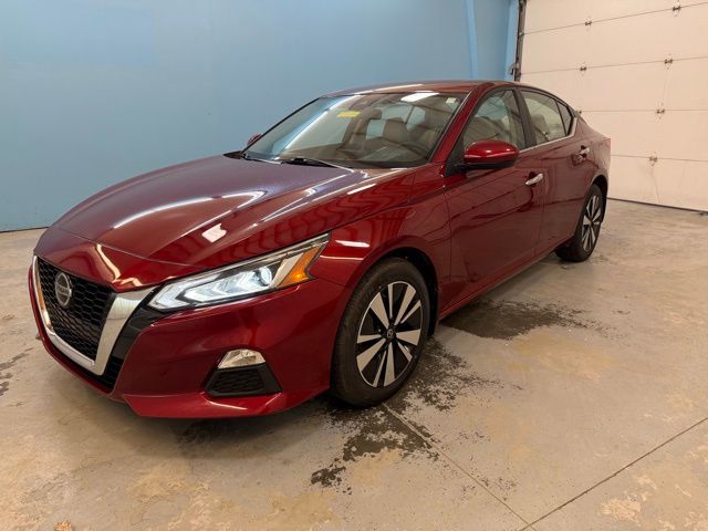 2022 Nissan Altima SV's photo