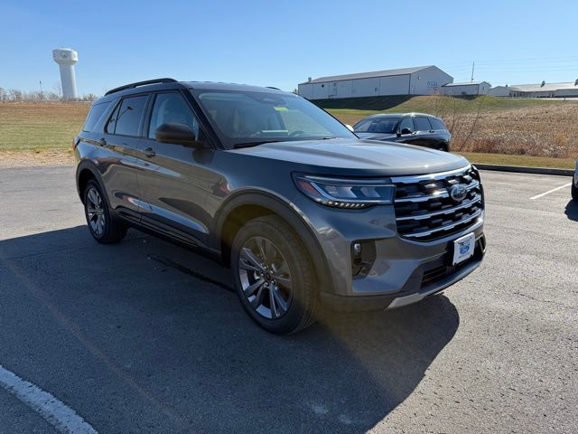 2026 Ford Explorer photo 2