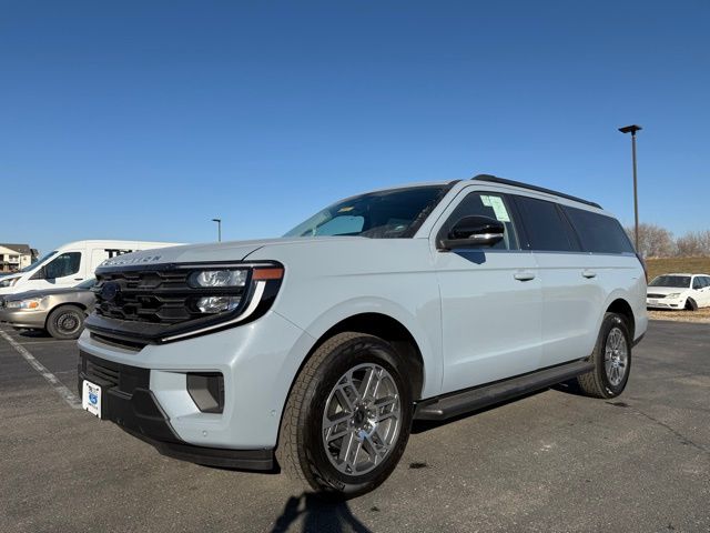 2025 Ford Expedition Active's photo