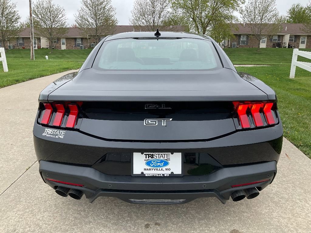 2025 Ford Mustang GT Premium photo 4