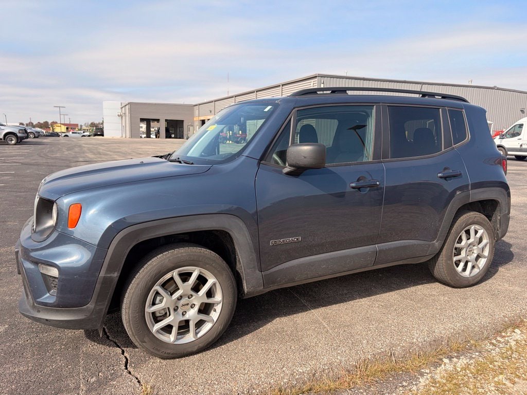 Used 2022 Jeep Renegade Latitude with VIN ZACNJDB19NPN72974 for sale in Kansas City