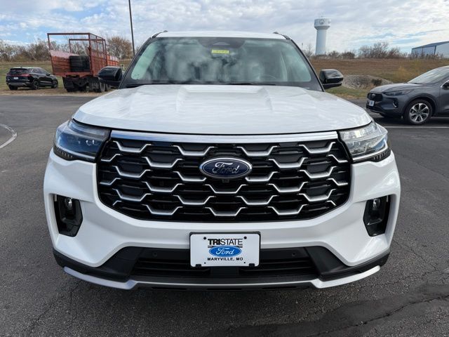 2026 Ford Explorer Platinum photo 2