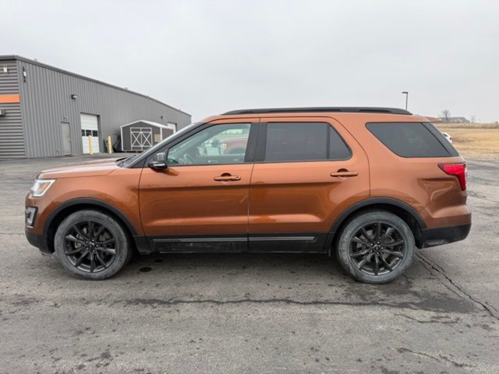 Used 2017 Ford Explorer XLT SUV