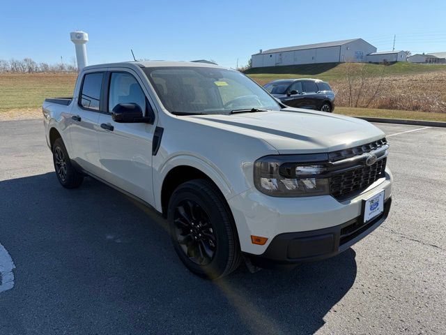 2024 Ford Maverick XLT photo 2