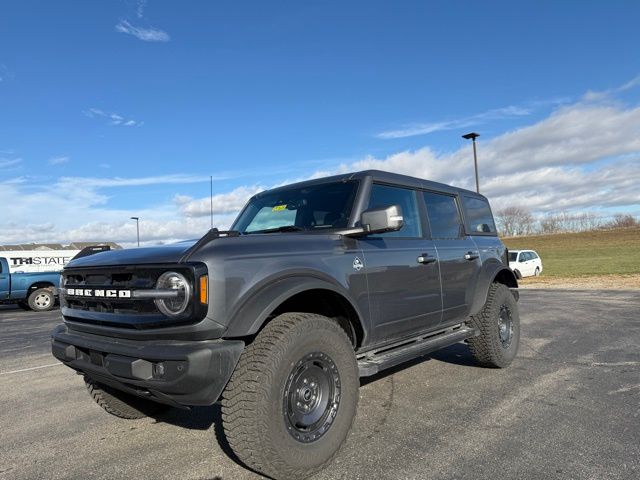 2024 Ford Bronco 4-Door Outer Banks's photo