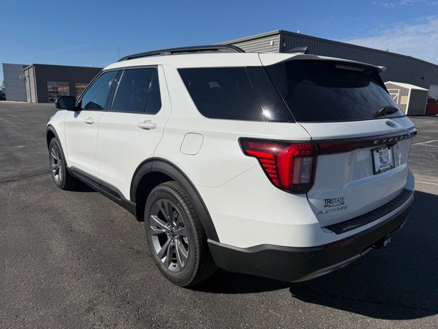 2026 Ford Explorer photo 2