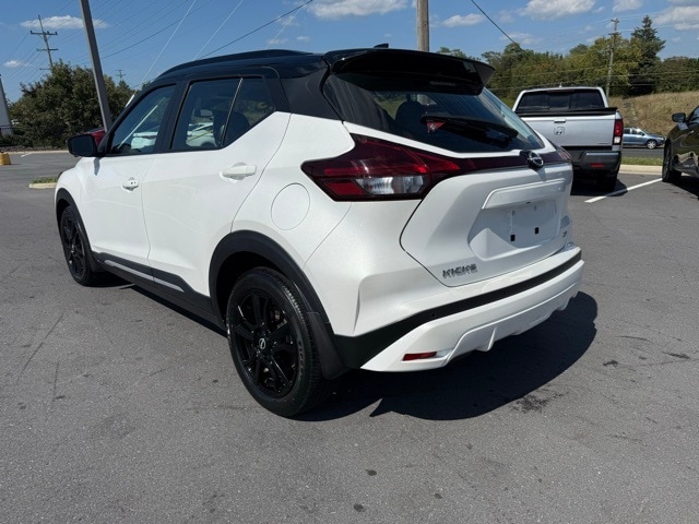 2023 Nissan Kicks SR photo 7