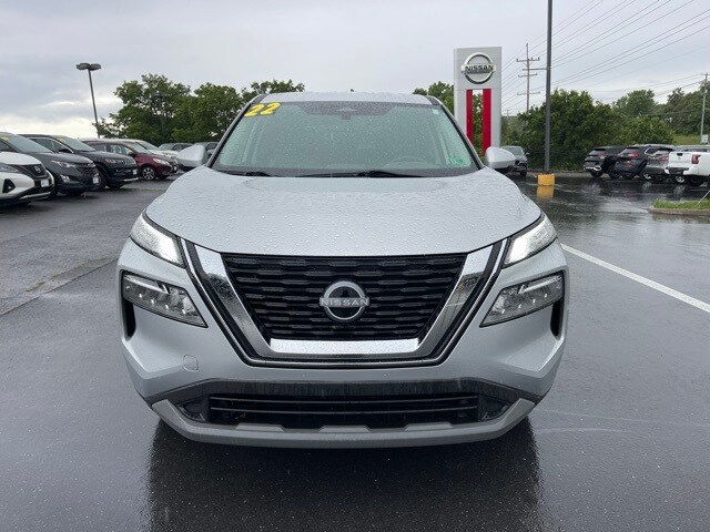 2022 Nissan Rogue SV photo 3