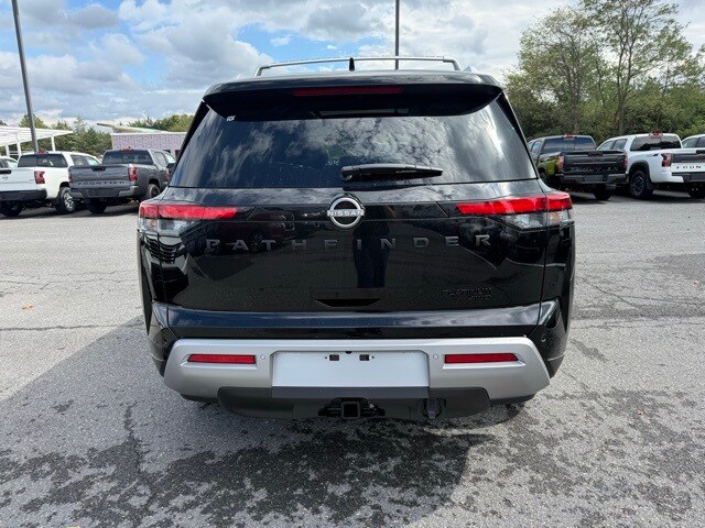 2025 Nissan Pathfinder Platinum photo 5