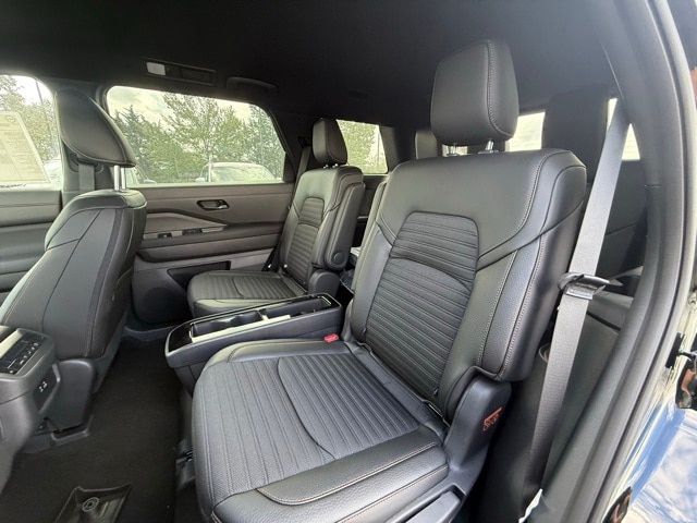 2025 Nissan Pathfinder Rock Creek photo 14