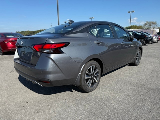 2025 Nissan Versa SV photo 5