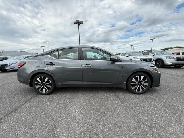 2025 Nissan Sentra SV photo 4